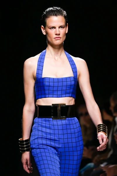 Look 48